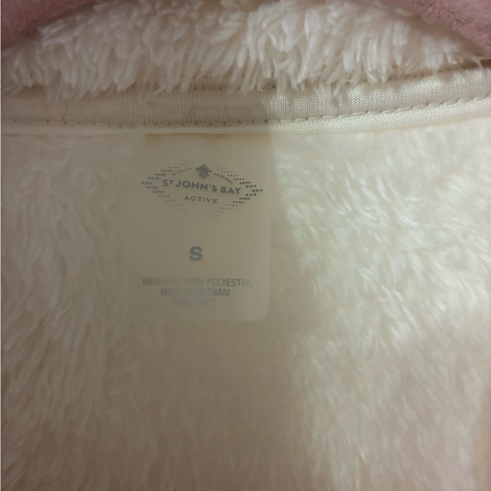 St. John's Bay Women’s Small Faux Fur Vest - Picture 3 of 6